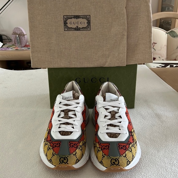 GUCCI Men’s Rhyton Multicolor sneaker - Picture 2 of 7